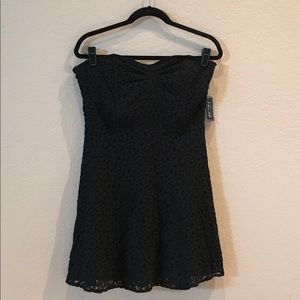 NEW YEAR’s EVE “Who Needs Straps” LDB!